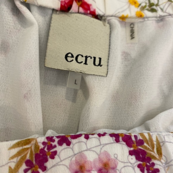 Woman’s top - Picture 2 of 3